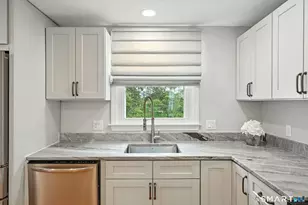 110 Woodland St, Windsor, CT 06095 - Photo 8
