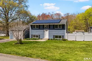 12 Garden Ct, Groton, CT 06355 - Photo 2