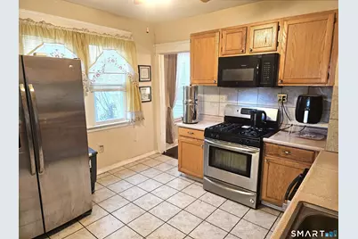7 Downing Street, New Haven, CT 06513 - Photo 6