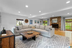 38 Brodwood Dr, Stamford, CT 06902 - Photo 8