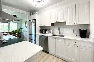 177 Kennedy Dr, Bridgeport, CT 06606 - Photo 6