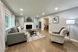 9 Monroe Ln, Madison, CT 06443 - Photo 4