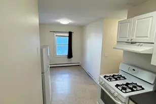 22 Orchard St, Stamford, CT 06902 - Photo 2
