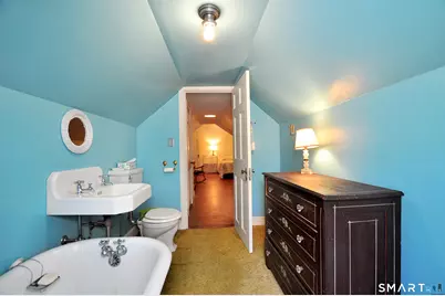 102 Ridgewood Road, West Hartford, CT 06107 - Photo 32