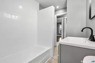 362 Sigourney St, Hartford, CT 06112 - Photo 12