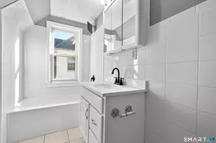 362 Sigourney St, Hartford, CT 06112 - Photo 20