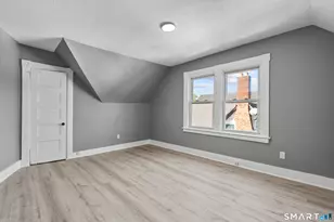 362 Sigourney St, Hartford, CT 06112 - Photo 26