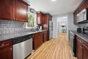 236 Ridgewood Rd, West Hartford, CT 06107 - Photo 8