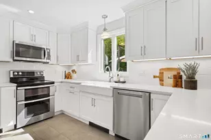 107 Barclay Dr, Stamford, CT 06903 - Photo 10
