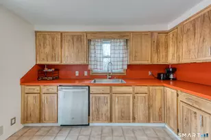 21 Old Meadow Plain Rd, Simsbury, CT 06070 - Photo 14