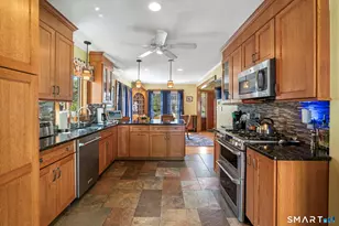 24 Hillcrest Ave, Wethersfield, CT 06109 - Photo 14