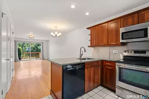 48 Dean St, Stamford, CT 06902 - Photo 4