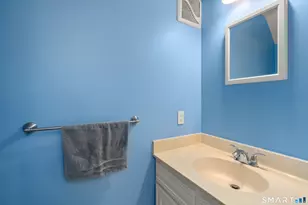 48 Dean St, Stamford, CT 06902 - Photo 8