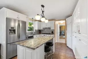 152 Surrey Dr, Wethersfield, CT 06109 - Photo 10