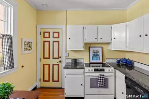 21 Robin Rd, West Hartford, CT 06119 - Photo 14