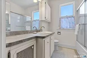 21 Robin Rd, West Hartford, CT 06119 - Photo 16