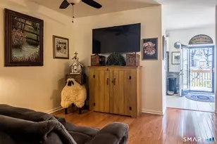 18 Last Leaf Cir, Windsor, CT 06095 - Photo 6