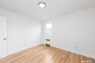 520 Goldenrod Ave, Bridgeport, CT 06606 - Photo 12