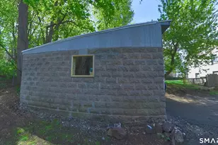 126 Willow St, Meriden, CT 06450 - Photo 30