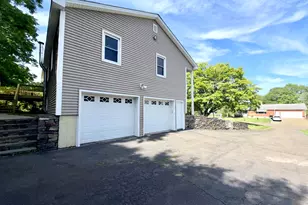 25 Pleasant View Dr, Middletown, CT 06457 - Photo 2