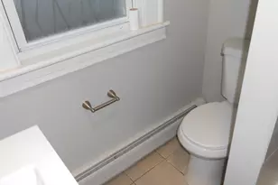 254 Wayne St, Bridgeport, CT 06606 - Photo 10