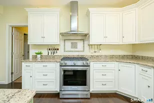 10 Heritage Rd, Putnam, CT 06260 - Photo 6