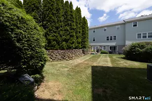 24 E Gate Ln, Hamden, CT 06514 - Photo 4