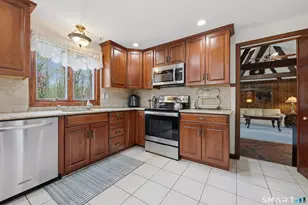 18 Doe Pl, Shelton, CT 06484 - Photo 8
