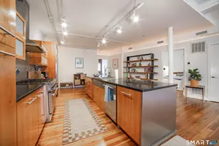 8 Hughes Pl, New Haven, CT 06511 - Photo 4