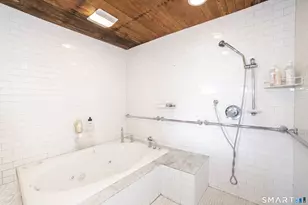 8 Hughes Pl, New Haven, CT 06511 - Photo 16
