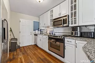 35 West Walk, West Haven, CT 06516 - Photo 6