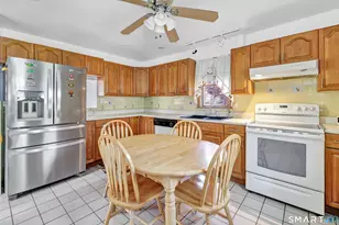 1400 Reservoir Ave, Bridgeport, CT 06606 - Photo 16
