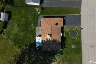 105 Bear Paw Rd, Bridgeport, CT 06606 - Photo 34