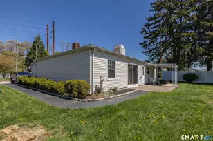 105 Bear Paw Rd, Bridgeport, CT 06606 - Photo 32