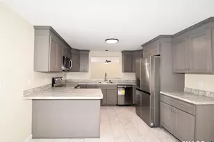 51 Oakwood St, Enfield, CT 06082 - Photo 8