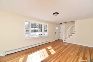51 Oakwood St, Enfield, CT 06082 - Photo 6