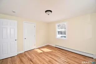51 Oakwood St, Enfield, CT 06082 - Photo 16