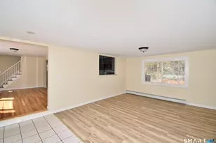 51 Oakwood St, Enfield, CT 06082 - Photo 4