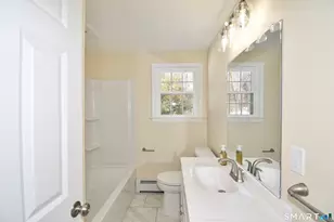 51 Oakwood St, Enfield, CT 06082 - Photo 14