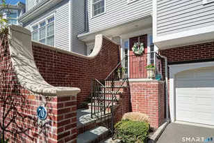 70 Southport Pl, Fairfield, CT 06890 - Photo 2
