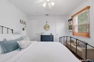 38 Francis Ln, Greenwich, CT 06831 - Photo 16
