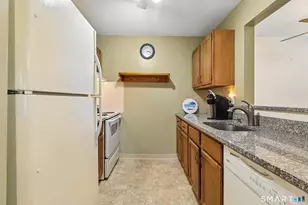 8 Rose Ln, Danbury, CT 06811 - Photo 14