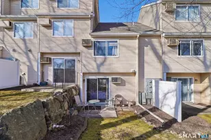 8 Rose Ln, Danbury, CT 06811 - Photo 2