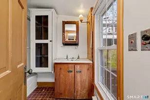 12 Bank St, Groton, CT 06355 - Photo 34