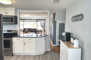 37 Hartman Ave, East Haven, CT 06512 - Photo 6