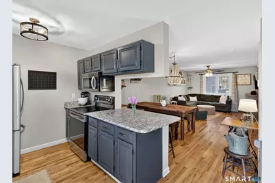 1691 Norwich New London Turnpike #E5, Montville, CT 06382 - Photo 8