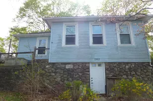 240 Vauxhall St, New London, CT 06320 - Photo 2