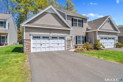 19 Brighton Park Way #19, Bloomfield, CT 06002 - Photo 2