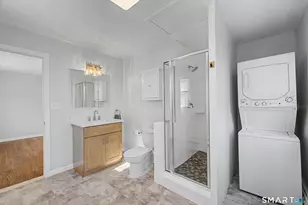 85 Iroquois Rd, Stamford, CT 06902 - Photo 26