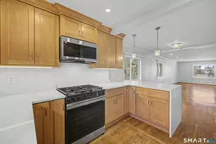 85 Iroquois Rd, Stamford, CT 06902 - Photo 14